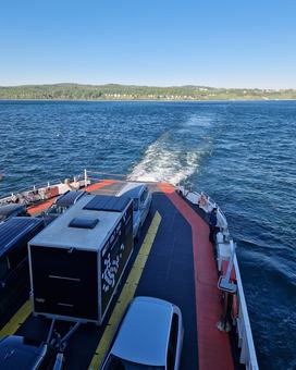 Das Energiemobil auf der Fähre auf dem Bodensee.